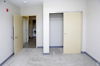 Aguilera | Large Closets